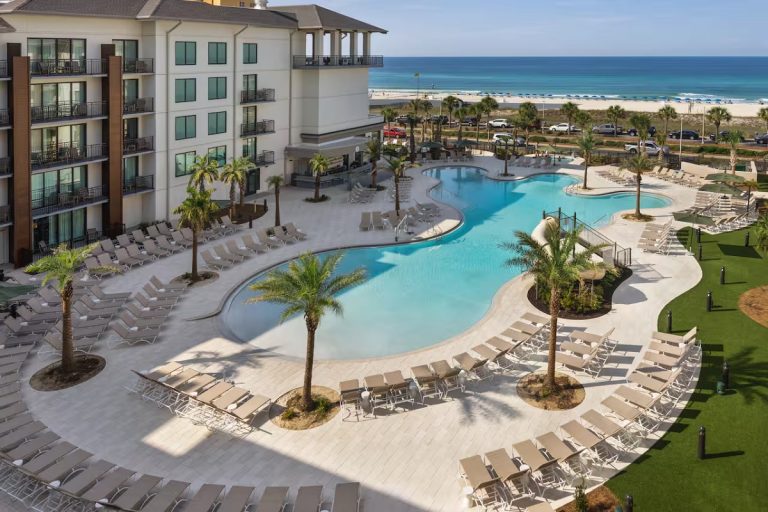 Does Embassy Suites Have Happy Hour? Times, Drinks & What’s Included