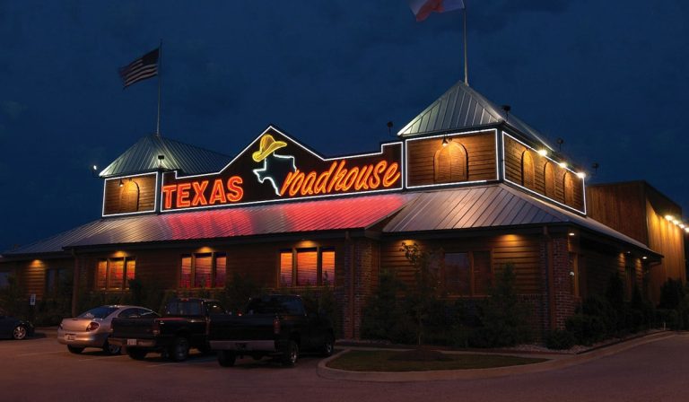 Does Texas Roadhouse Have Happy Hour for 2025? Find Out Times & Deals